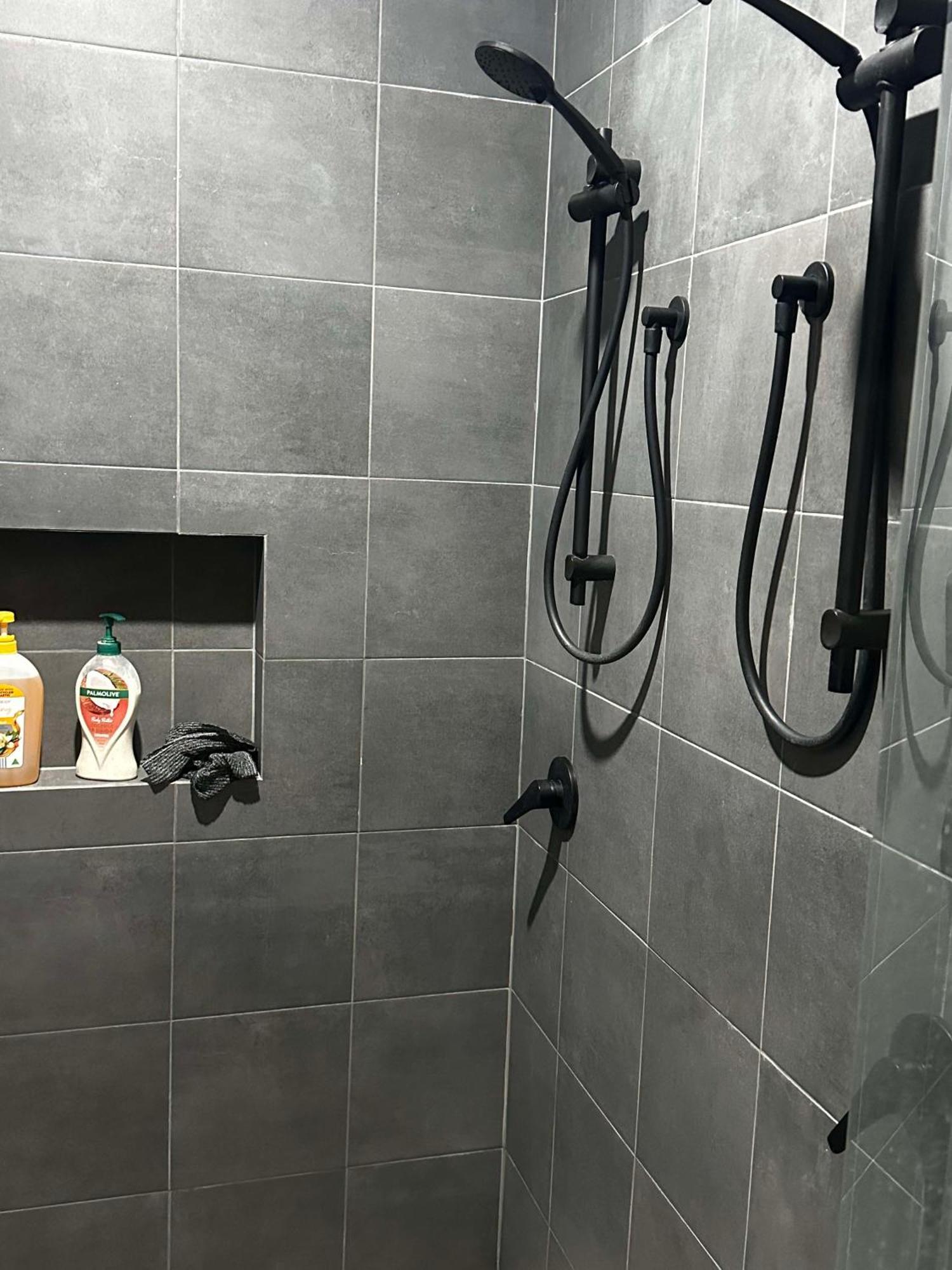 Master Bedroom Beechboro Пърт Екстериор снимка